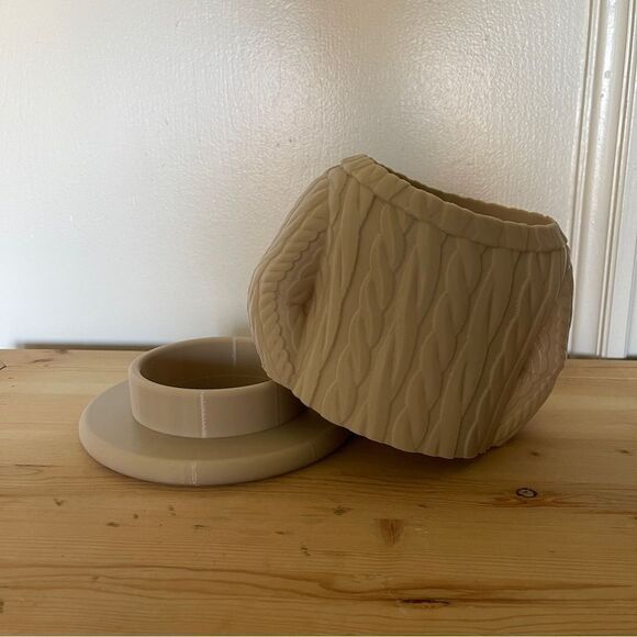 Cozy Aran Cable Sweater Planter - Perfect for Knitters & Craft Lovers Beige - Picture 11 of 14